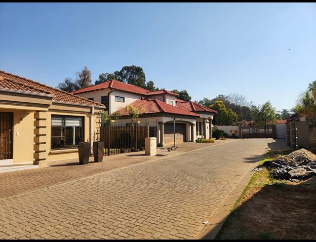 2 BEDROOM HOUSE FOR SALE IN ARCON PARK